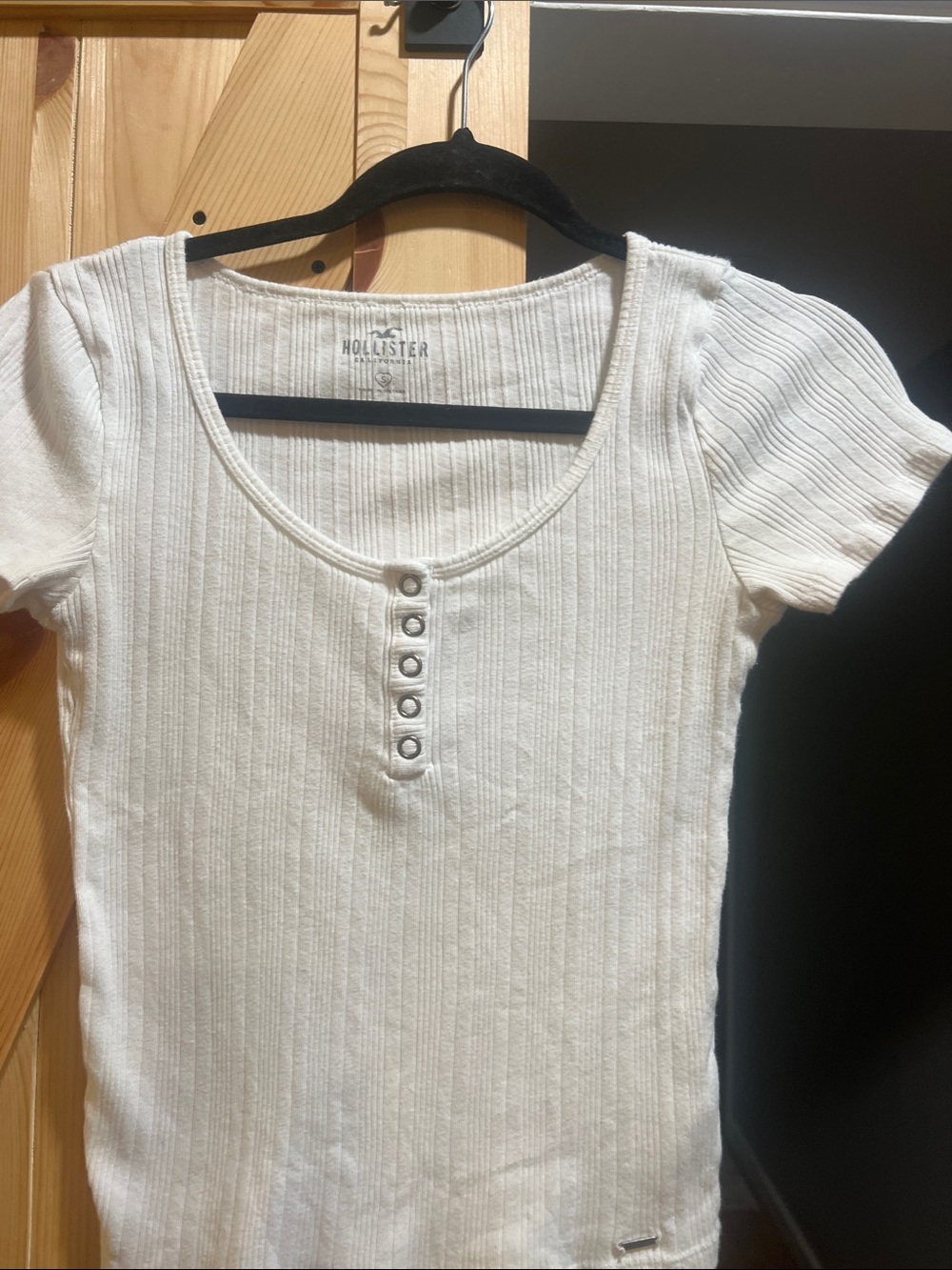 Hollister Cream Ribbed Short Sleeve Henley Top size small